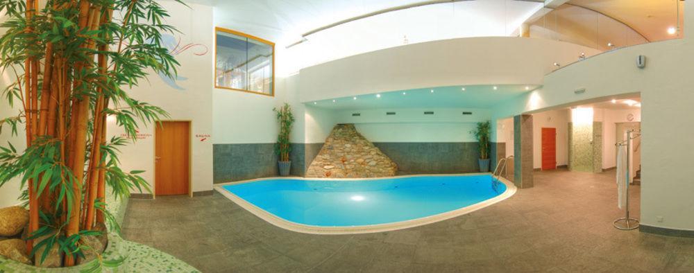 Hotel Badhaus 滨湖采尔 外观 照片
