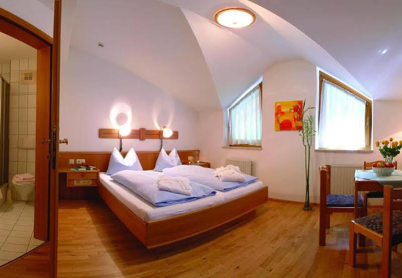 Hotel Badhaus 滨湖采尔 外观 照片