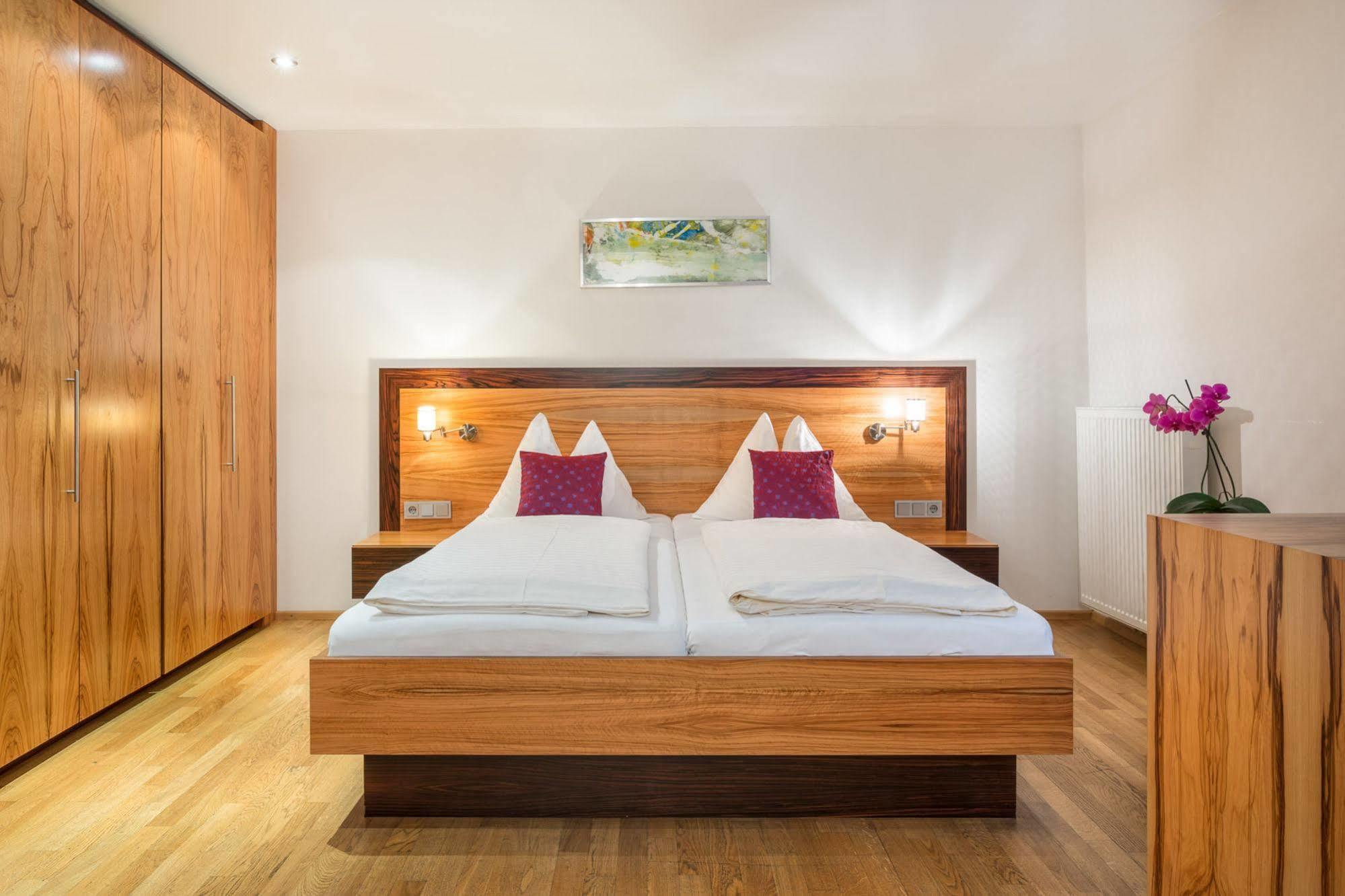 Hotel Badhaus 滨湖采尔 外观 照片