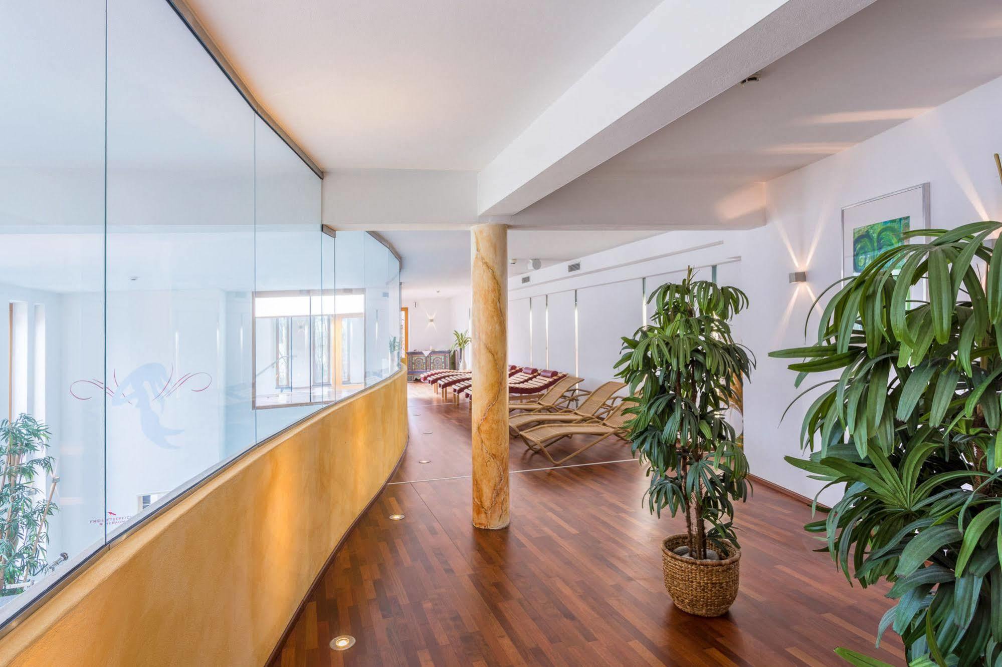 Hotel Badhaus 滨湖采尔 外观 照片