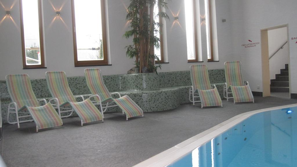 Hotel Badhaus 滨湖采尔 外观 照片